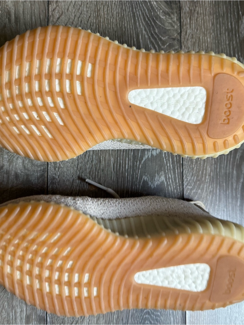 Adidas Yeezy sesame. Used once


No box - Picture 3 of 4
